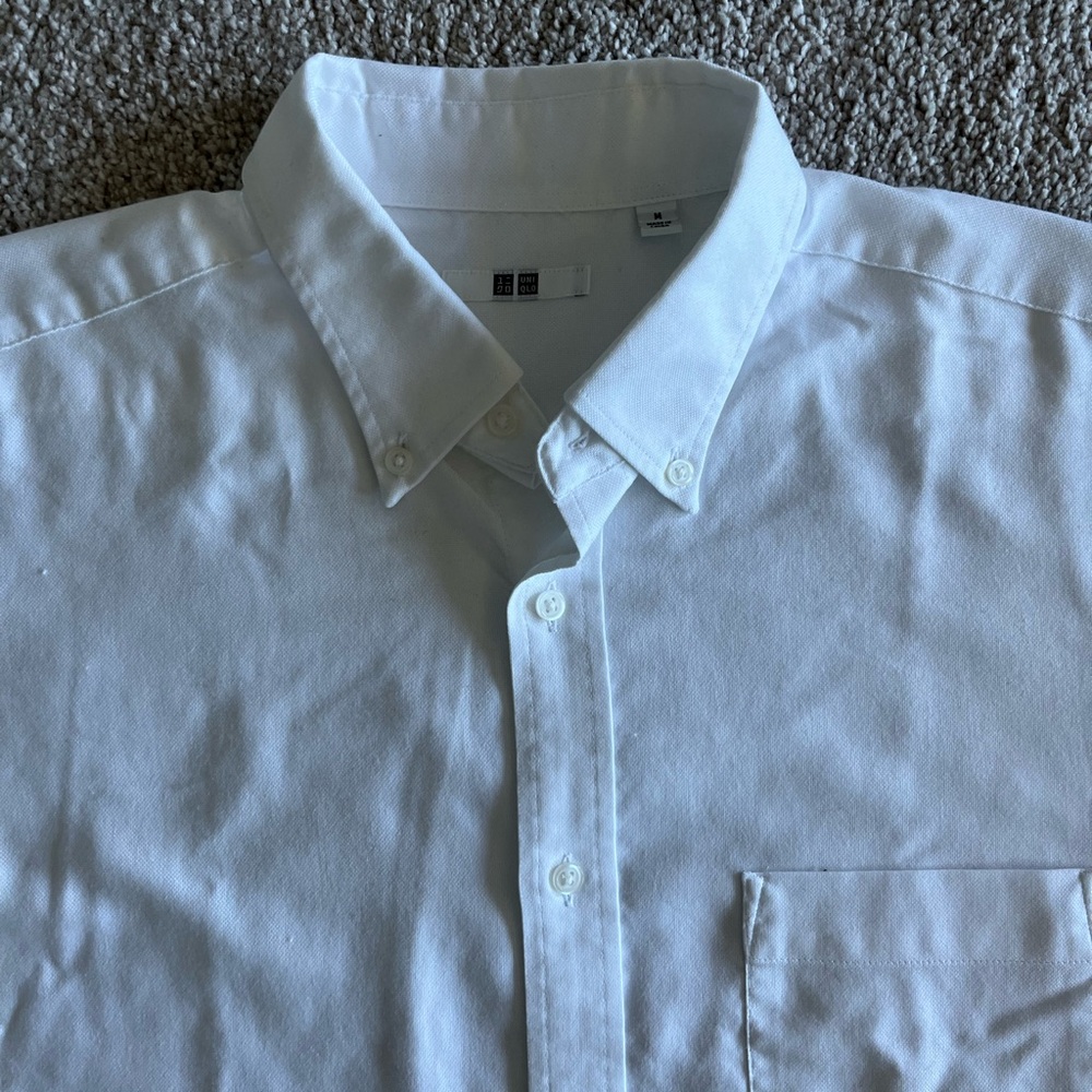 Uniqlo White Casual Button Down Shirt with Point Collar